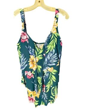 NWT Avenue Tankini Swim Top 28